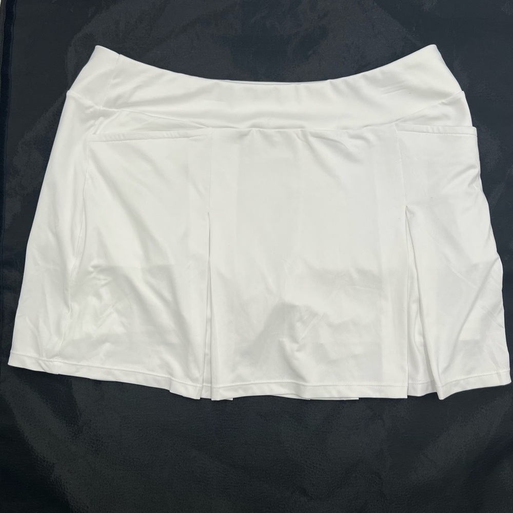 Women’s Tail White label active wear skort size large block pleats‎ 50 UPF.